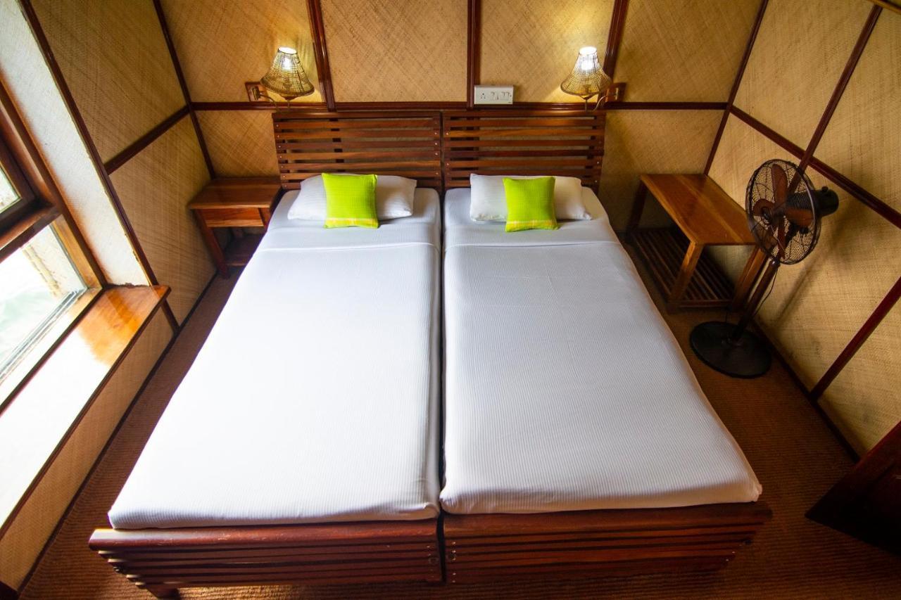 Hotel Marvel Cruise Alappuzha Zewnętrze zdjęcie