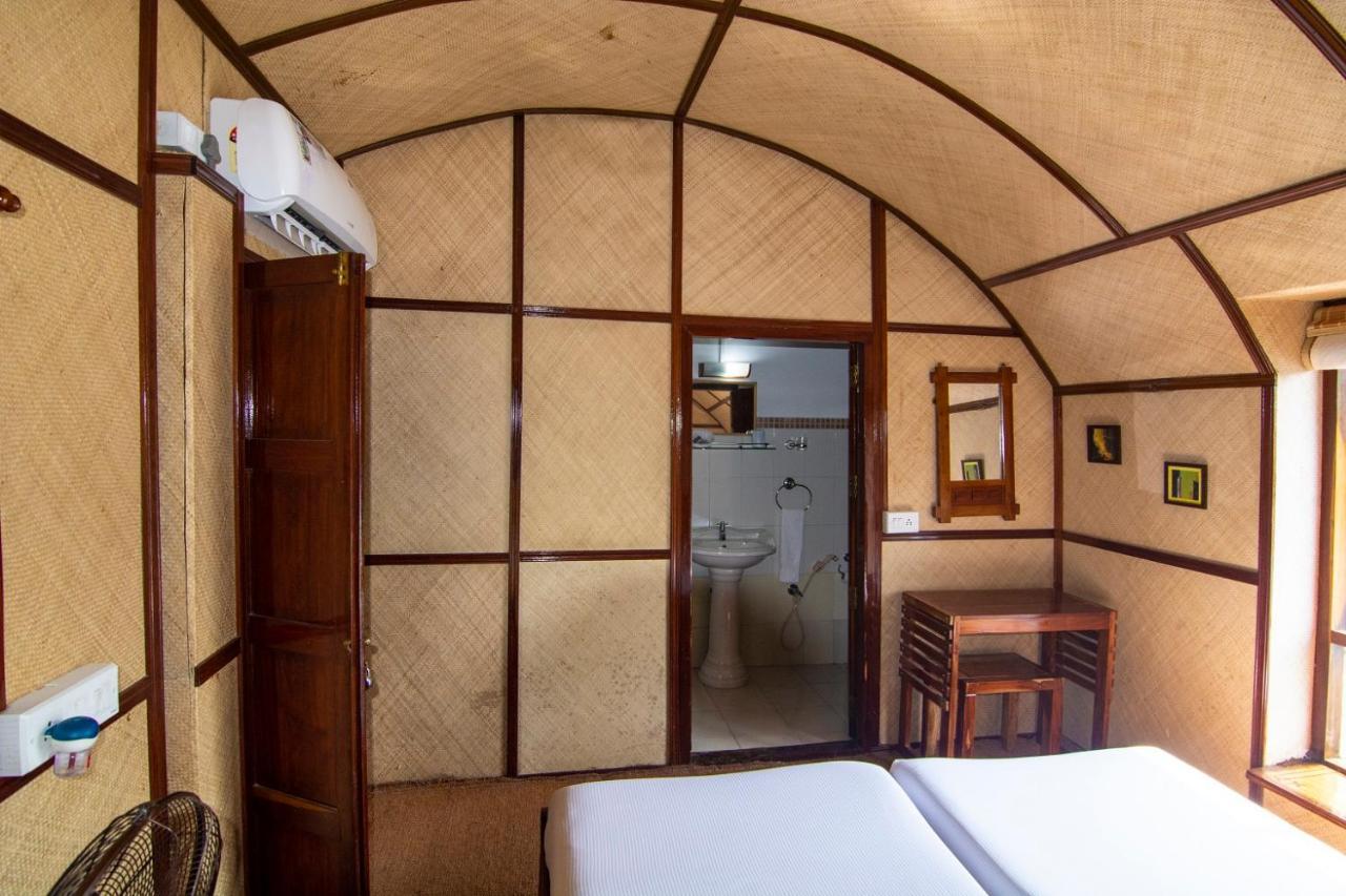 Hotel Marvel Cruise Alappuzha Zewnętrze zdjęcie