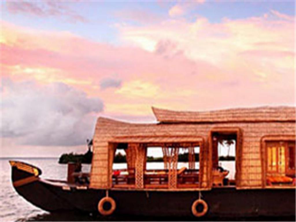 Hotel Marvel Cruise Alappuzha Zewnętrze zdjęcie