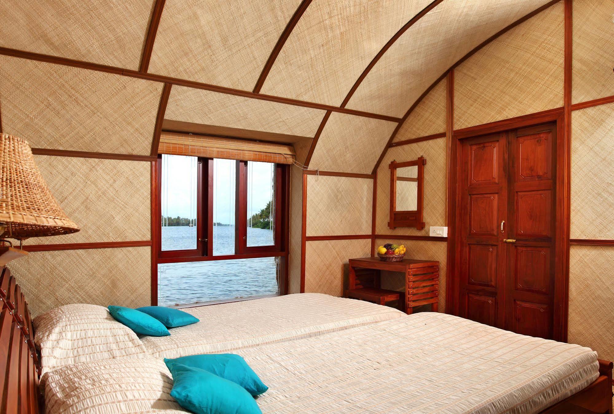 Hotel Marvel Cruise Alappuzha Zewnętrze zdjęcie