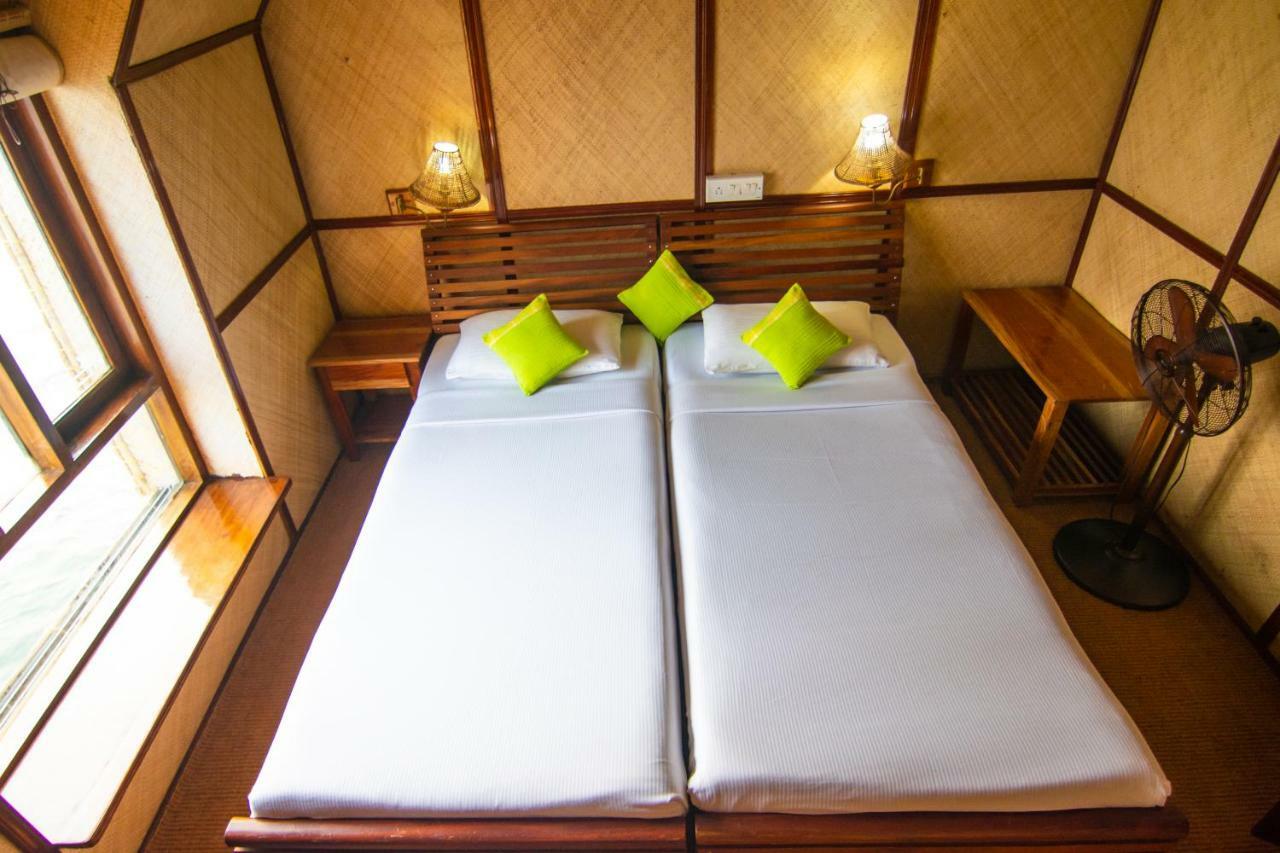 Hotel Marvel Cruise Alappuzha Zewnętrze zdjęcie