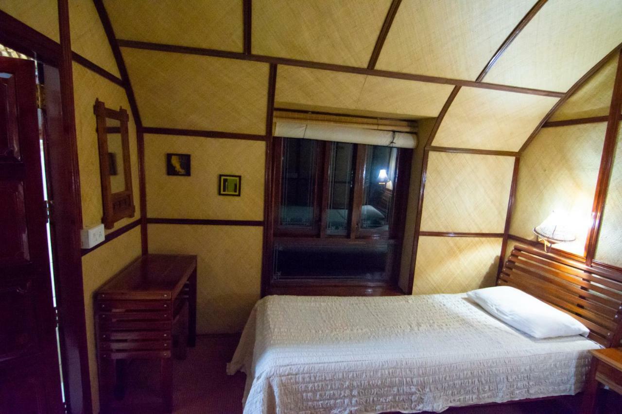 Hotel Marvel Cruise Alappuzha Zewnętrze zdjęcie