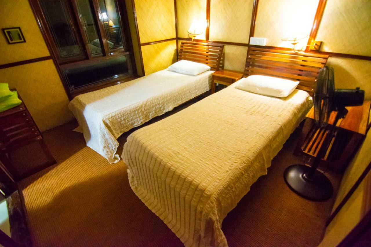 Hotel Marvel Cruise Alappuzha Zewnętrze zdjęcie