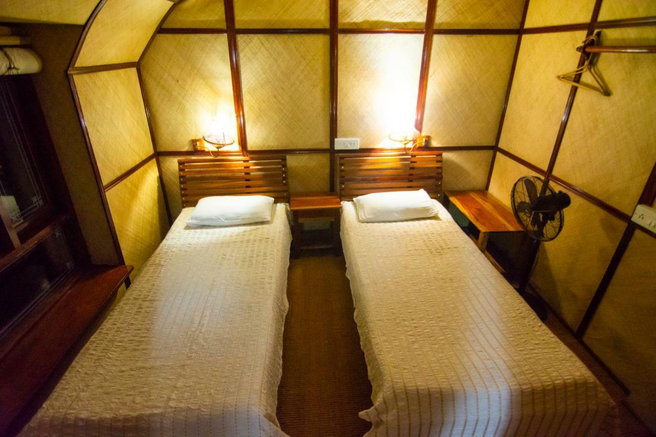 Hotel Marvel Cruise Alappuzha Zewnętrze zdjęcie