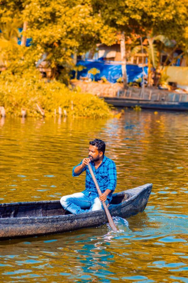 Hotel Marvel Cruise Alappuzha Zewnętrze zdjęcie