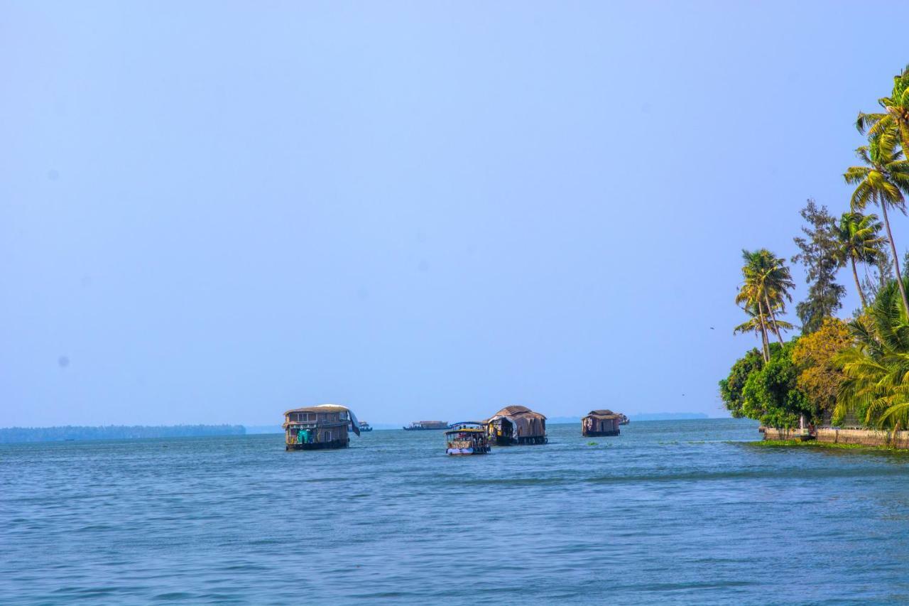 Hotel Marvel Cruise Alappuzha Zewnętrze zdjęcie