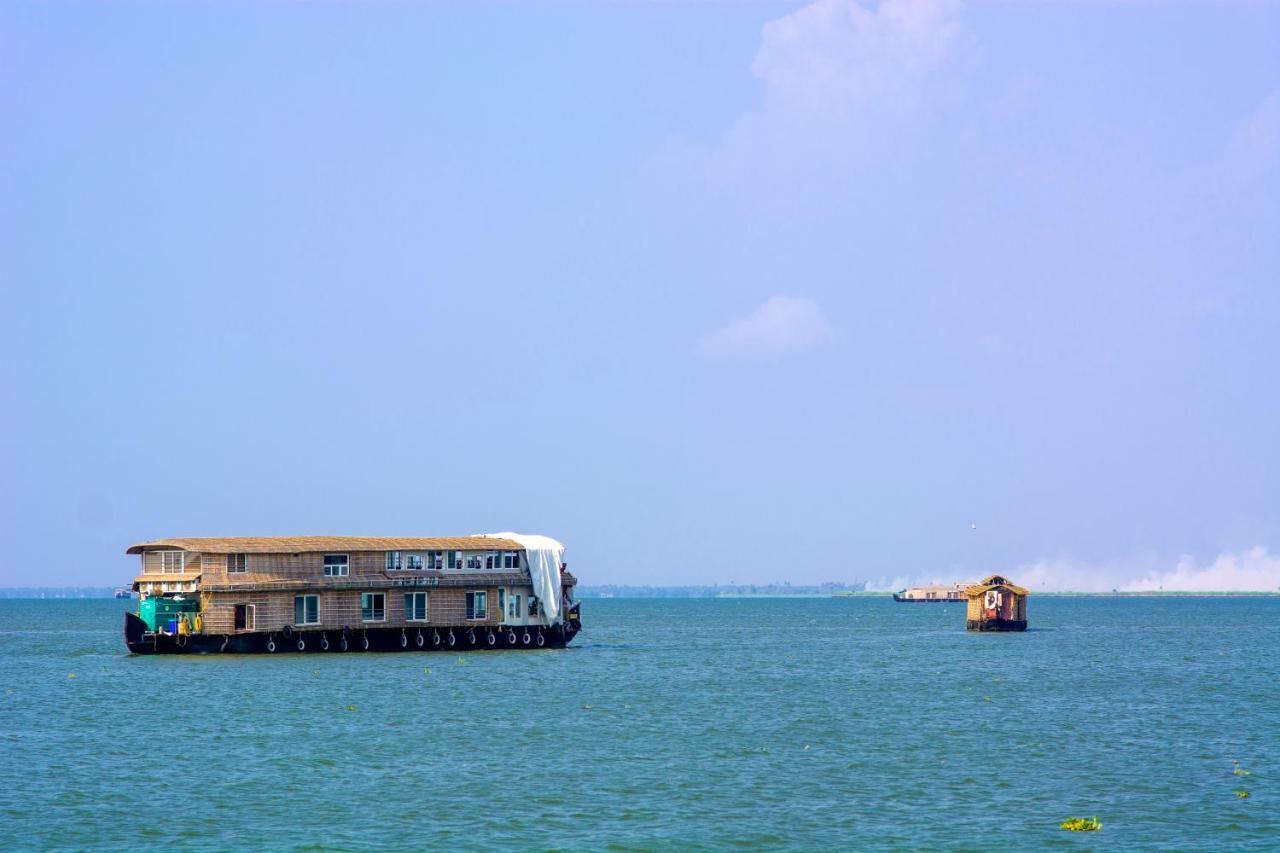 Hotel Marvel Cruise Alappuzha Zewnętrze zdjęcie