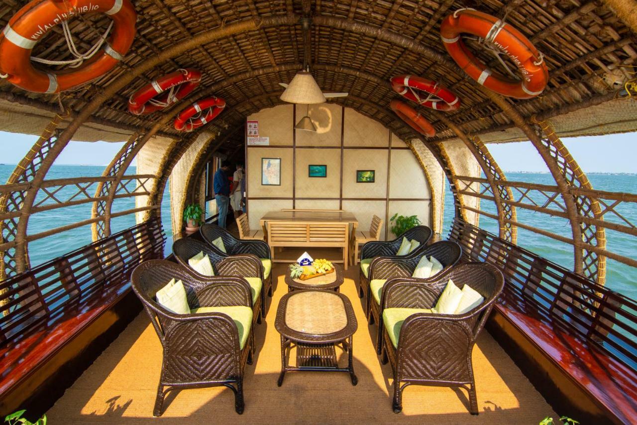 Hotel Marvel Cruise Alappuzha Zewnętrze zdjęcie